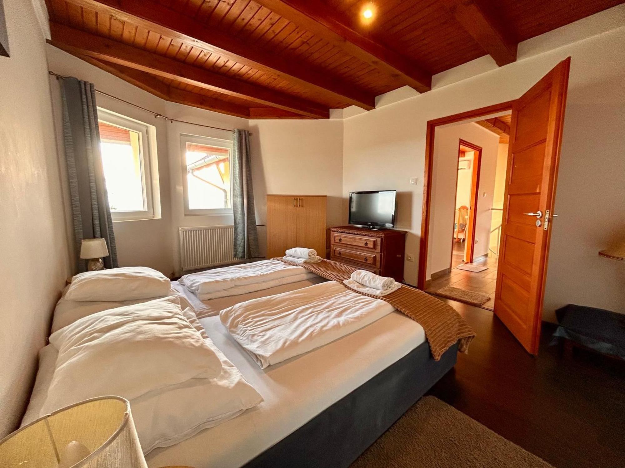 Villa Somlyo Fot Ngoại thất bức ảnh
